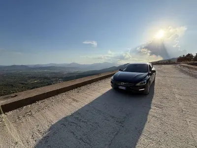 Usata Volvo V60 Business Edition 136 CV (100 kW) 2015 Nero Station wagon