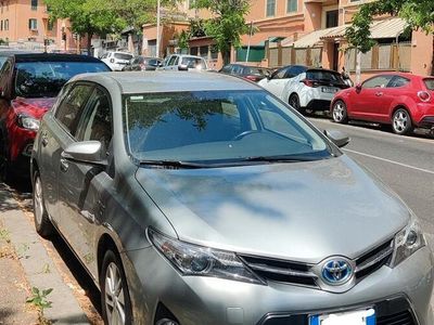 Toyota Auris Hybrid