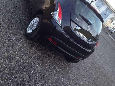 Usata Lancia Ypsilon Gold 80 CV (58 kW) 2015 Nero Utilitaria