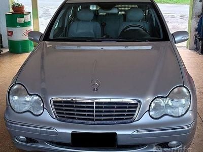 Usata Mercedes C200 Elegance 122 CV (89 kW) 2003 Grigio Station wagon