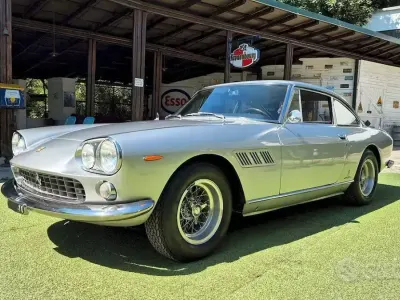 Usata Ferrari 330 300 CV (220 kW) 1960 Grigio Coupé