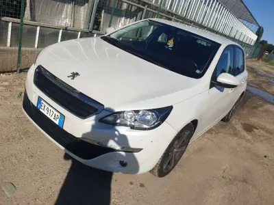 Usata Peugeot 308 Active 116 CV (85 kW) 2014 Berlina