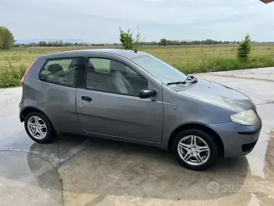 Usata Fiat Punto 95 CV (69 kW) 2004 Grigio Utilitaria