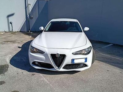 Usata Alfa Romeo Giulia 150 CV (110 kW) 2017 Bianco Berlina