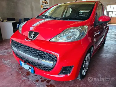 Occasion Peugeot 107 Allure 68 ch (50 kW) 2011 Rouge Citadine