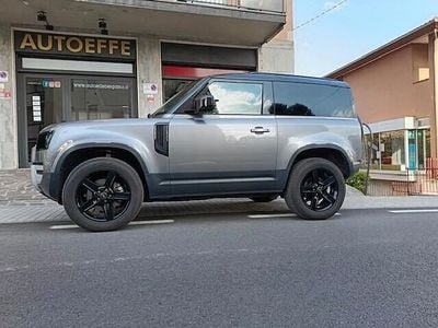 Usata Land Rover Defender SE 200 CV (147 kW) 2023 Grigio SUV