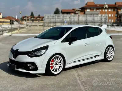 Usata Renault Clio R.S. 260 CV (191 kW) 2015 Utilitaria