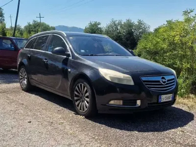 Usata Opel Insignia Cosmo 160 CV (117 kW) 2011 Nero Station wagon