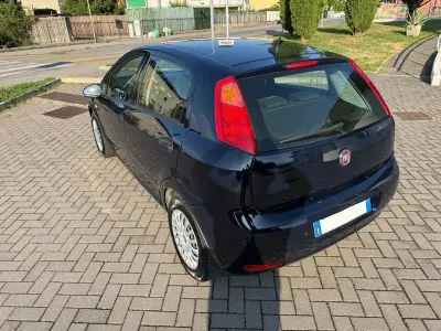 Usata Fiat Punto Street 95 CV (69 kW) 2018 Blu Utilitaria
