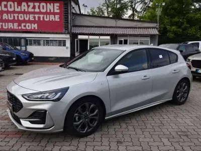 Usata Ford Focus ST-Line X 116 CV (85 kW) 2025 Argento Berlina