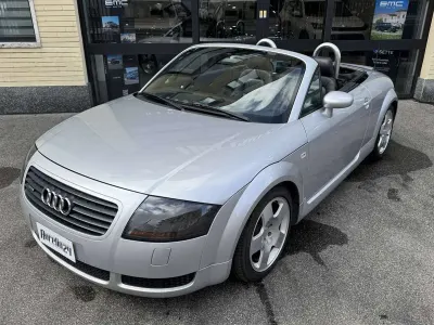 Usata Audi TT Roadster 225 CV (165 kW) 2001 Argento Cabrio