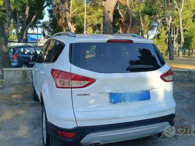 Usata Ford Kuga 150 CV (110 kW) 2016 Bianco SUV