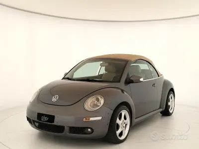 Usata VW New Beetle 116 CV (85 kW) 2007 Grigio Utilitaria
