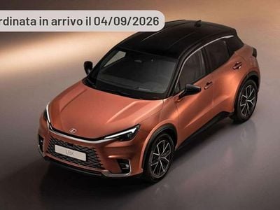 Usata Lexus LBX 136 CV (100 kW) 2024 Argento SUV