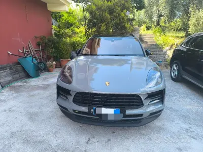 Usata Porsche Macan Turbo 245 CV (180 kW) 2020 Grigio SUV