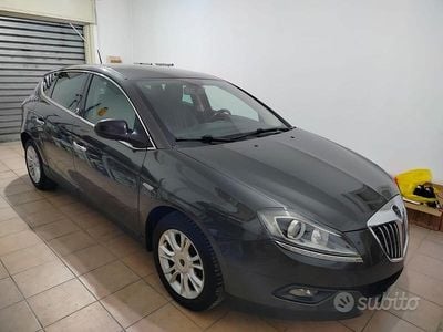 Usata Lancia Delta 90 CV (66 kW) 2010 Grigio Utilitaria
