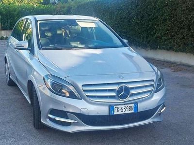 Usata Mercedes B200 Premium 156 CV (114 kW) 2014 Grigio Monovolume