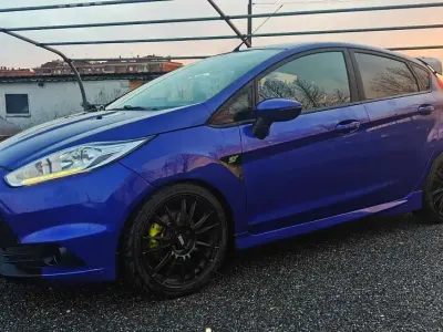 Usata Ford Fiesta ST 182 CV (133 kW) 2017 Blu/azzurro Utilitaria