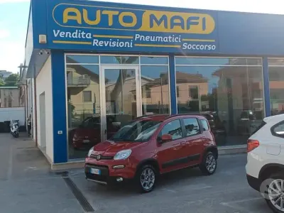Usata Fiat Panda 4x4 S 75 CV (55 kW) 2012 Rosso Utilitaria