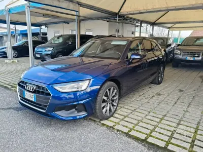 Usata Audi A4 Business 135 CV (99 kW) 2021 Blu Station wagon