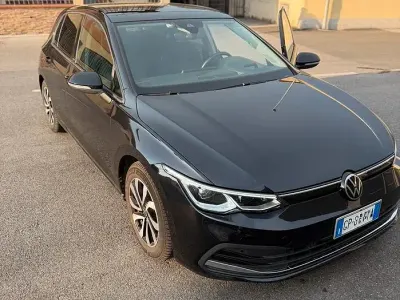 Usata VW Golf VIII Active 150 CV (110 kW) 2022 Nero Berlina
