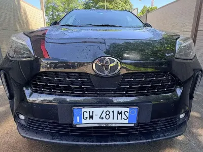 Usata Toyota Yaris Cross Lounge 68 CV (50 kW) 2024 Nero SUV
