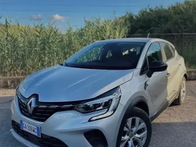 Usata Renault Captur Intens 95 CV (69 kW) 2020 Grigio SUV