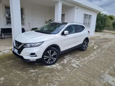 Usata Nissan Qashqai N-Connecta 116 CV (85 kW) 2018 Bianco SUV