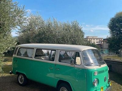 Begagnad VW T2 50 HK (36 kW) 1970 Grön Van