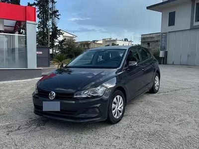 Usata VW Polo 90 CV (66 kW) 2019 Grigio Utilitaria