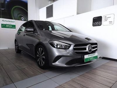 Usata Mercedes B180 Business 136 CV (100 kW) 2021 Grigio Monovolume