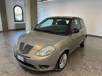 Usata Lancia Ypsilon 75 CV (55 kW) 2010 Grigio Utilitaria