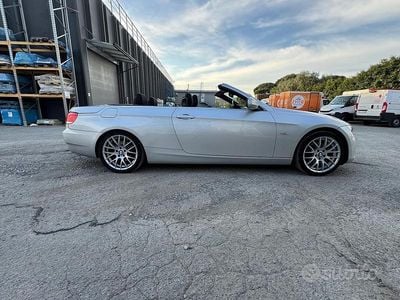 Grigio Usata 2011 BMW 320 Cabrio | 12.000 € (Molto cara)