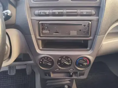 Usata Kia Picanto 61 CV (44 kW) 2003 Bianco Utilitaria