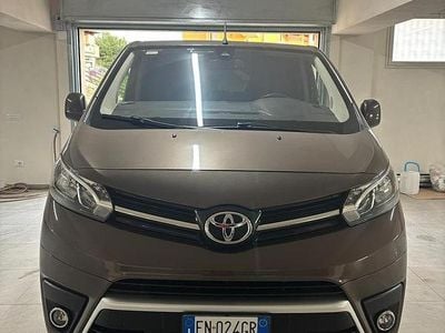 Usata Toyota Proace Verso 115 CV (84 kW) 2018 Marrone Station wagon