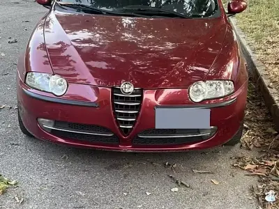 Usata Alfa Romeo 147 105 CV (77 kW) 2002 Rosso Utilitaria
