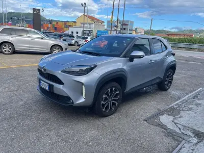Usata Toyota Yaris Cross Trend 116 CV (85 kW) 2022 Grigio SUV