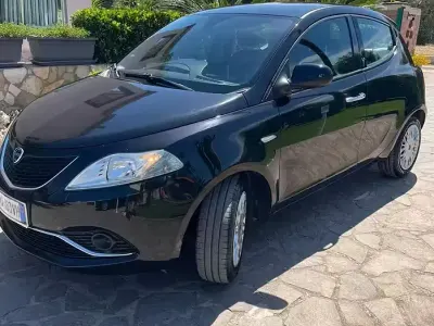 Usata Lancia Ypsilon 69 CV (50 kW) 2017 Utilitaria