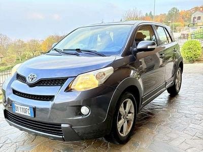 Usata Toyota Urban Cruiser Sol 90 CV (66 kW) 2009 Grigio SUV