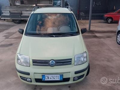 Usata Fiat Panda Emotion 69 CV (50 kW) 2005 Verde Utilitaria