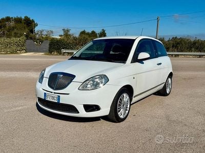 Usata Lancia Ypsilon 69 CV (50 kW) 2010 Bianco Utilitaria