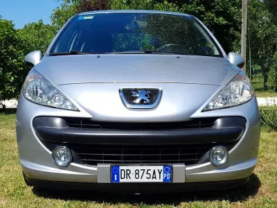 Usata Peugeot 207 Sport 73 CV (53 kW) 2008 Grigio Berlina