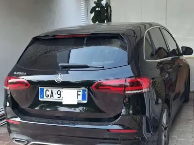 Usata Mercedes B200 Premium 150 CV (110 kW) 2020 Nero Utilitaria