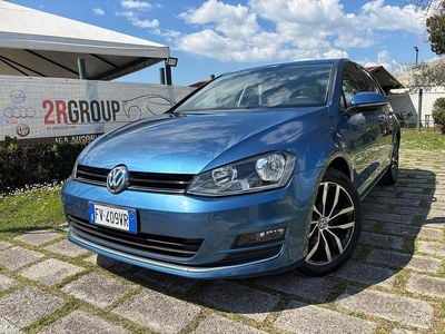 Usata VW Golf VII Highline 105 CV (77 kW) 2014 Blu Berlina