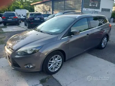 Usata Ford Focus Titanium 120 CV (88 kW) 2014 Grigio Station wagon