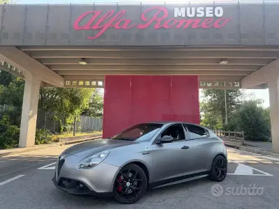 Usata Alfa Romeo Giulietta Quadrifoglio 240 CV (176 kW) 2014 Grigio Utilitaria