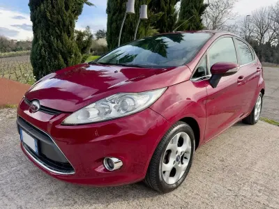 Usata Ford Fiesta Titanium 92 CV (67 kW) 2010 Viola Berlina