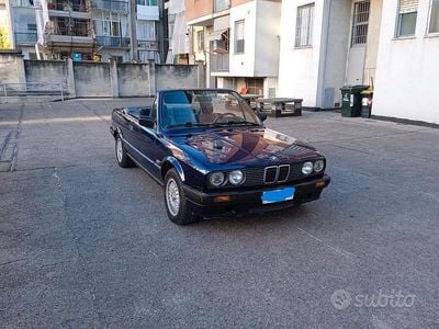 Usata BMW 318 Cabriolet 113 CV (83 kW) 1992 Blu Cabrio