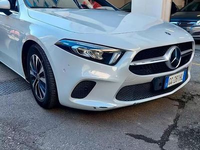 Begagnad Mercedes A180 Business 116 HK (85 kW) 2021 Vit Sedan