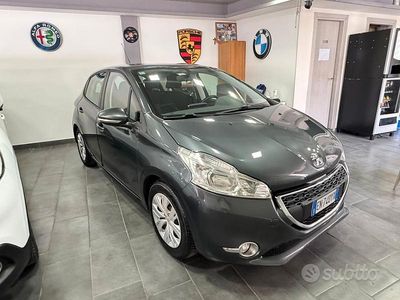 Usata Peugeot 208 Active 68 CV (50 kW) 2012 Grigio Utilitaria